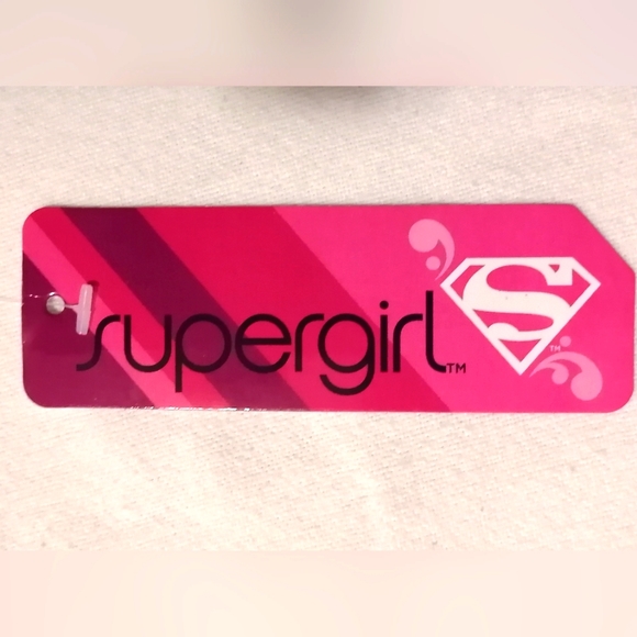 🔥SALE🔥 Supergirl "Undercover Super Hero" Baby Girls Onesie NWT Sz 0-3 Months - Picture 5 of 5